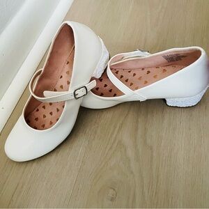 Elegant White Mary Jane Shoes With Sparkly Heels